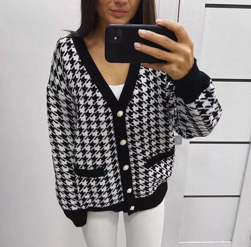 featuring a chic houndstooth pattern and comfy design.