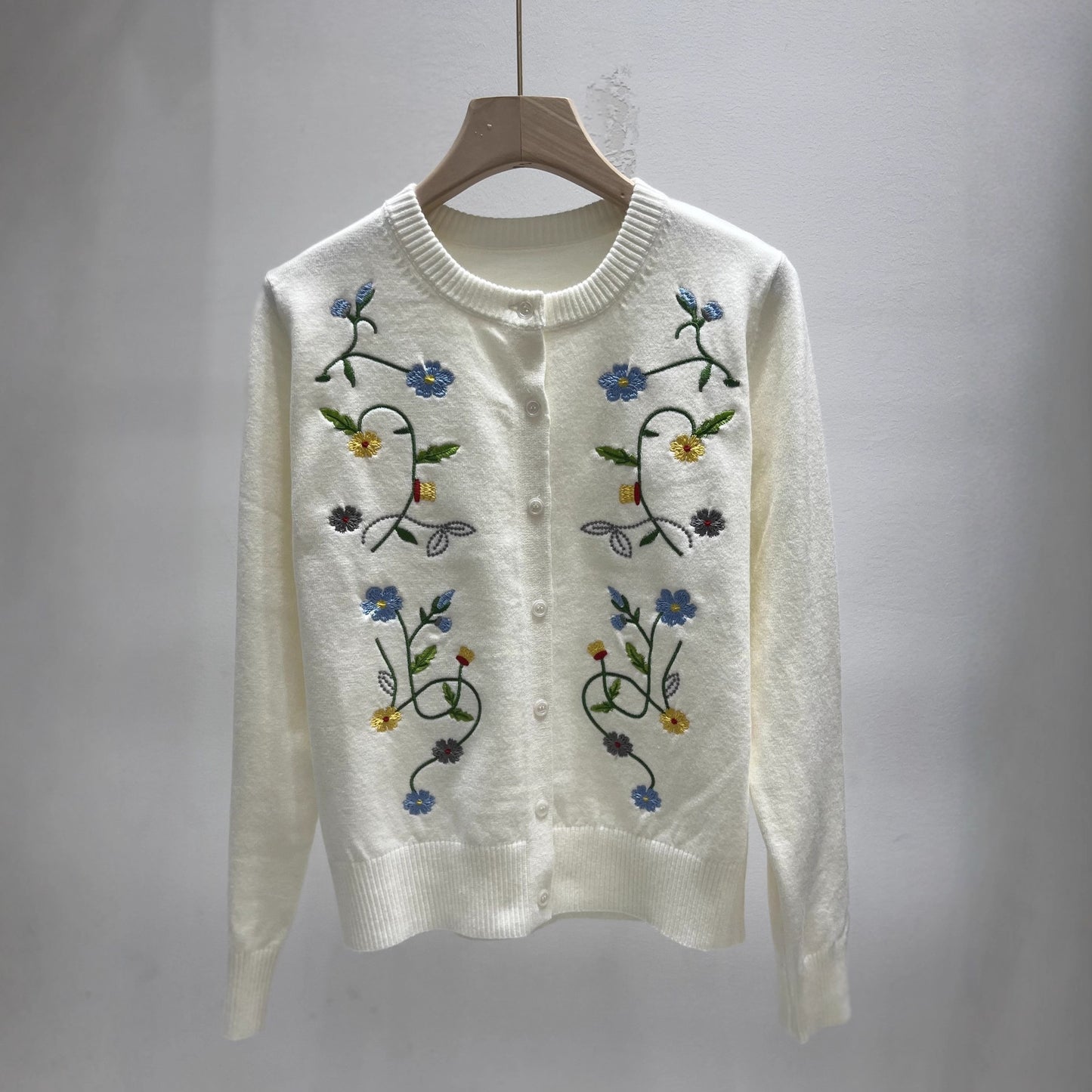 Round Neck Long Sleeve Top Embroidered Plant Female