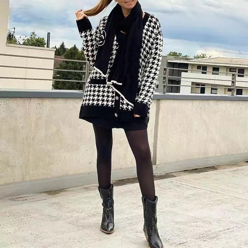  Elegant knitted cardigan for women 